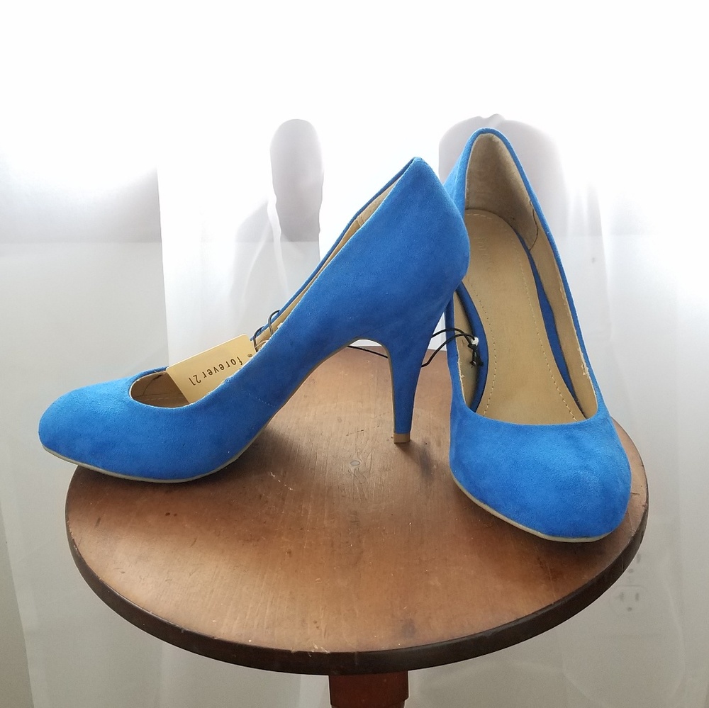 *HOST PICK* Blue heels
